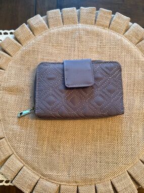 Travelon Quilted Compact Wallet - purple